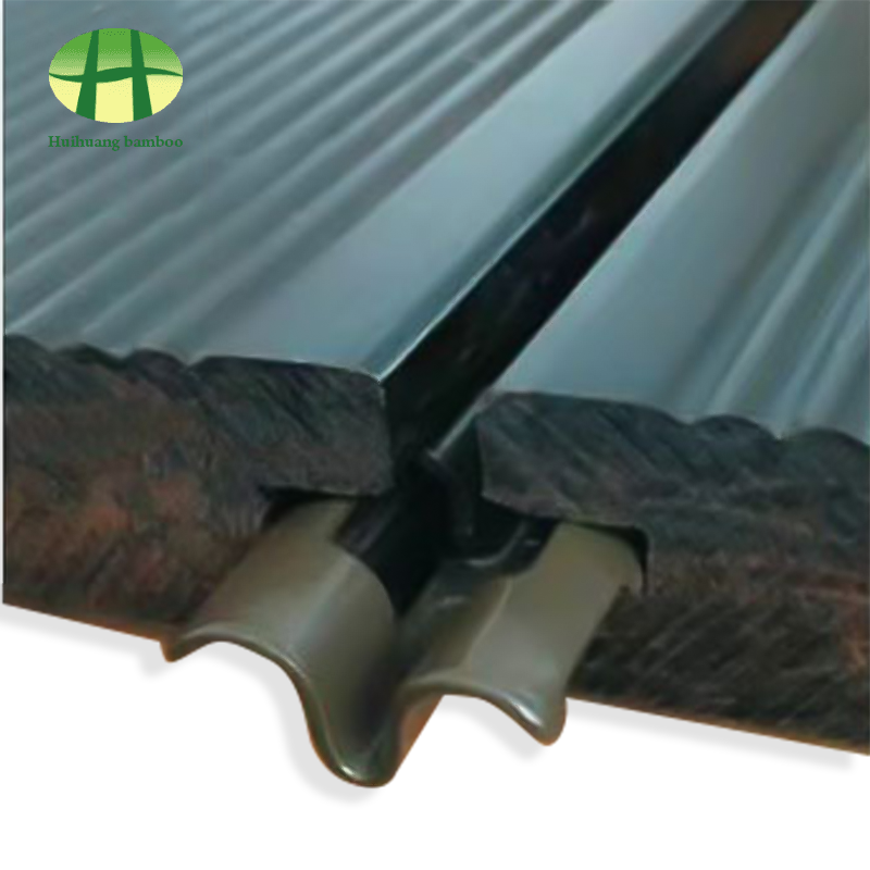 Penyambungan paku secara eksplisit pada lantai bambu yang berat